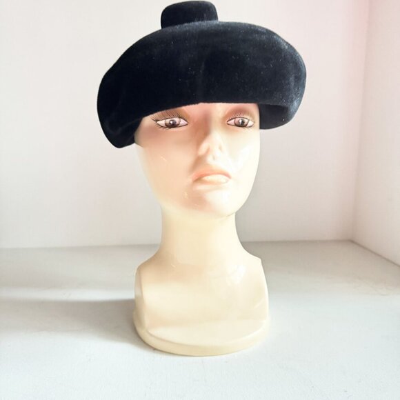 Vintage Eaton's 50s 60s Black Velvet Pillbox Hat - Picture 5 of 12